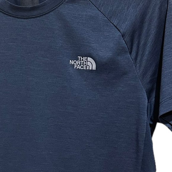 The North Face Women's Performance Shirt Blue Great Condition - Picture 3 of 5